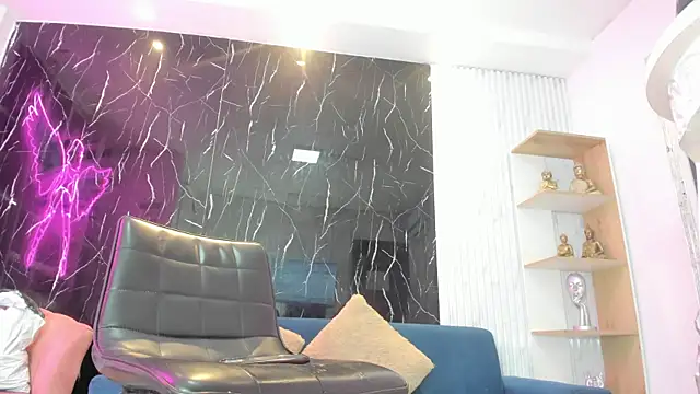 Snapshot of Nini_Beyker chatting on 03-27-26, 12:27 Nini Beyker online show from 03-27-26, 12:27