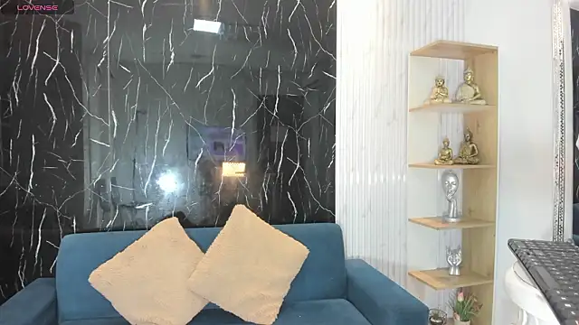 Snapshot of Nini_Beyker chatting on 03-28-26, 12:27 Nini Beyker online show from 03-28-26, 12:27