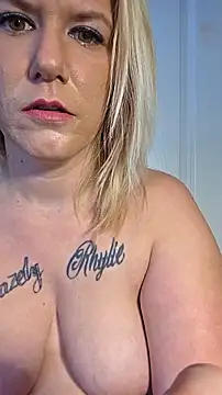 RhondaRump online show from 10-16-25, 01:34