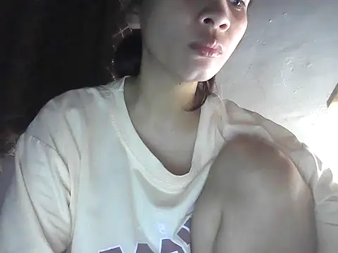 Snapshot of ivyloving4you chatting on 10-13-25, 09:37 ivyloving4you online show from 10-13-25, 09:37