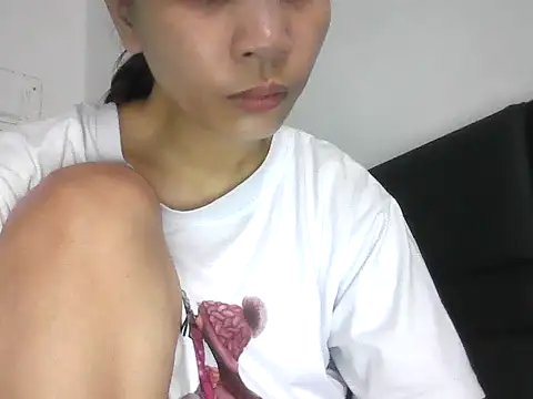 Snapshot of ivyloving4you chatting on 10-21-25, 12:33 ivyloving4you online show from 10-21-25, 12:33