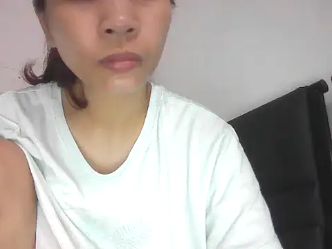 Snapshot of ivyloving4you chatting on 10-24-25, 01:03 ivyloving4you online show from 10-24-25, 01:03