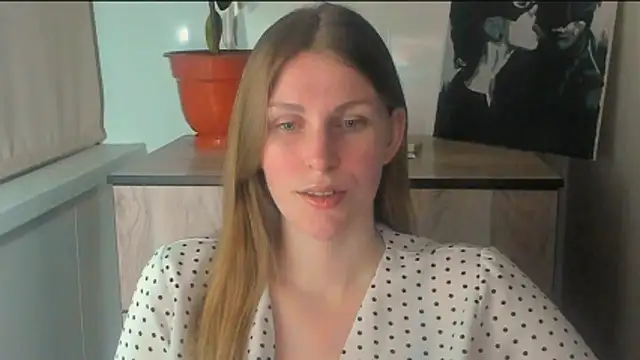 JuliaMuuun online show from 04-15-26, 10:32