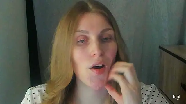 Snapshot of JuliaMuuun chatting on 06-09-26, 08:42 JuliaMuuun online show from 06-09-26, 08:42