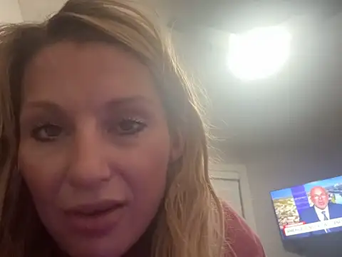 BaddieBossXX2 online show from 06-22-26, 08:11