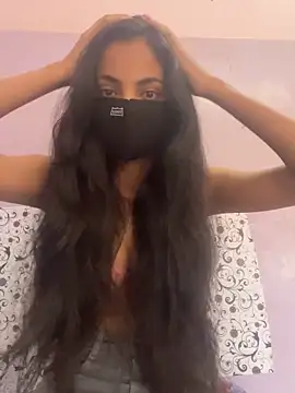 Snapshot of Sandhya_77 chatting on 09-11-25, 05:40 Sandhya 77 online show from 09-11-25, 05:40