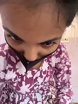 Snapshot of Sandhya_77 chatting on 09-19-25, 04:14 Sandhya 77 online show from 09-19-25, 04:14