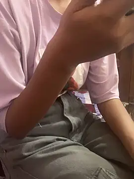 Snapshot of Sandhya_77 chatting on 10-03-25, 05:37 Sandhya 77 online show from 10-03-25, 05:37