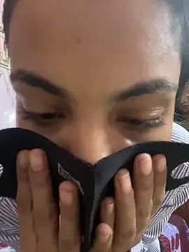 Snapshot of Sandhya_77 chatting on 10-05-25, 05:28 Sandhya 77 online show from 10-05-25, 05:28