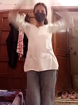 Snapshot of Sandhya_77 chatting on 10-10-25, 05:06 Sandhya 77 online show from 10-10-25, 05:06