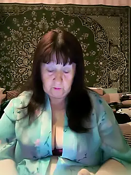 Snapshot of CrystalLime6411 chatting on 04-17-26, 04:10 CrystalLime6411 online show from 04-17-26, 04:10