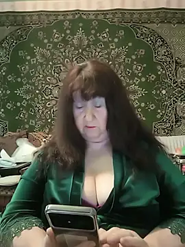 Snapshot of CrystalLime6411 chatting on 05-15-26, 03:30 CrystalLime6411 online show from 05-15-26, 03:30