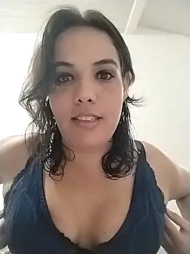 Bellapotencia1985 online show from 10-11-25, 09:52