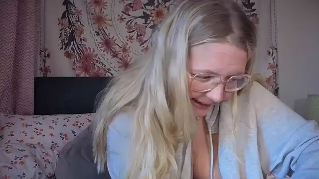 Snapshot of Daisyxoxo_ chatting on 11-30-25, 09:46 Daisyxoxo online show from 11-30-25, 09:46