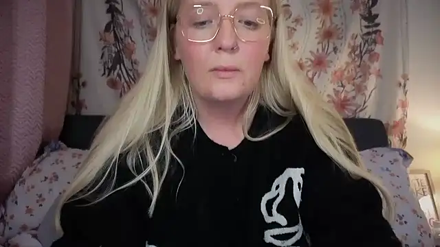 Snapshot of Daisyxoxo_ chatting on 01-17-26, 09:18 Daisyxoxo online show from 01-17-26, 09:18