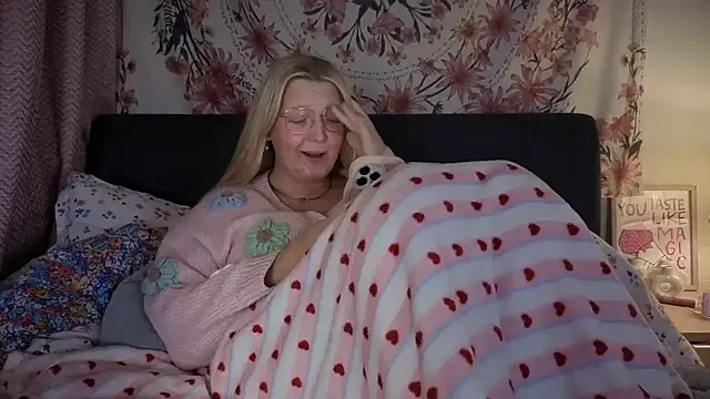 Snapshot of Daisyxoxo_ chatting on 02-20-26, 09:48 Daisyxoxo online show from 02-20-26, 09:48