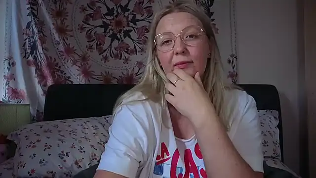 Daisyxoxo  online show from 06-27-26, 08:30