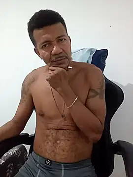 Snapshot of moreno25centimetro chatting on 07-26-26, 01:25 moreno25centimetro online show from 07-26-26, 01:25