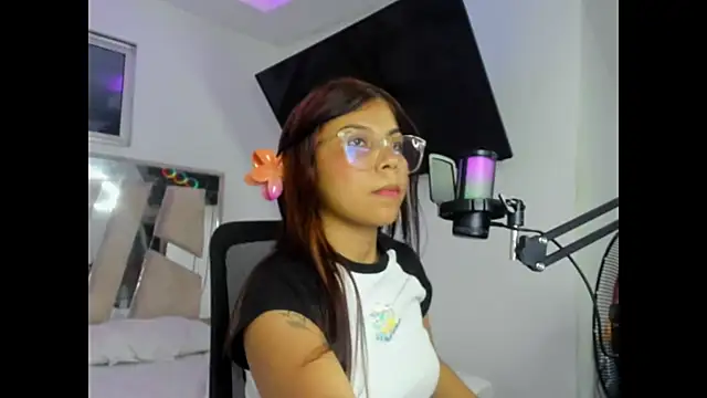 Snapshot of Goddes_any chatting on 11-02-25, 01:52 Goddes any online show from 11-02-25, 01:52