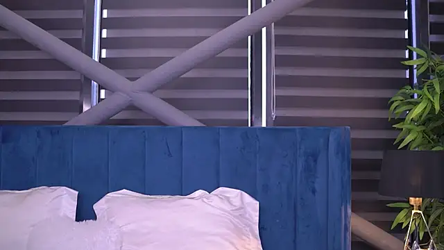 MillaSerene online show from 10-02-25, 05:47