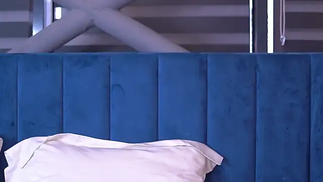 MillaSerene online show from 10-06-25, 05:49