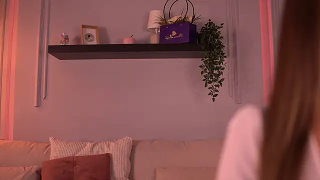 MillaSerene online show from 05-21-26, 06:31