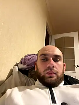 Snapshot of LuckyGirlfriends chatting on 11-04-25, 06:18 LuckyGirlfriends online show from 11-04-25, 06:18