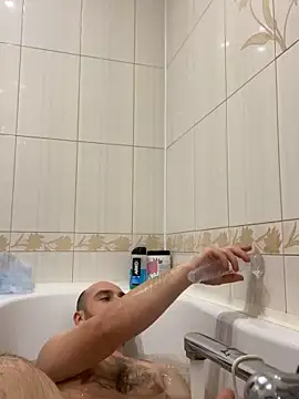 Snapshot of LuckyGirlfriends chatting on 11-11-25, 08:20 LuckyGirlfriends online show from 11-11-25, 08:20