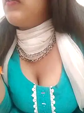Snapshot of Babe_Doll04 chatting on 04-16-26, 07:20 Babe Doll04 online show from 04-16-26, 07:20