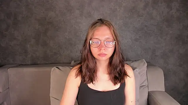 Noora Moore online show from 09-19-25, 12:02