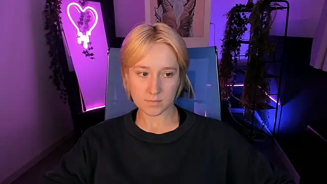 Snapshot of CinBellamy chatting on 09-10-25, 06:13 CinBellamy online show from 09-10-25, 06:13