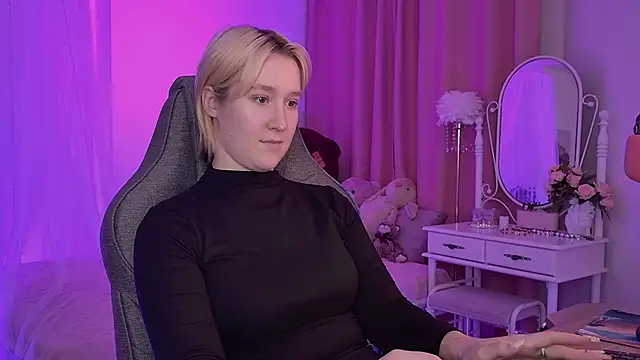 Snapshot of CinBellamy chatting on 11-03-25, 03:52 CinBellamy online show from 11-03-25, 03:52