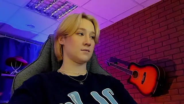 Snapshot of CinBellamy chatting on 02-27-26, 04:23 CinBellamy online show from 02-27-26, 04:23