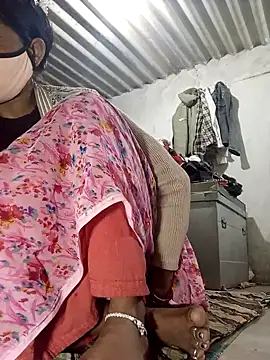 MISS LOVE 001 online show from 02-17-26, 04:02