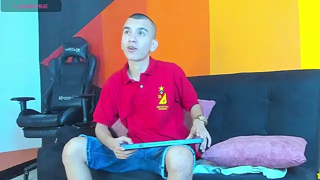 RowanCley online show from 09-27-25, 12:21