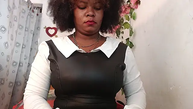 Snapshot of LULU_ALANAA_ chatting on 09-12-25, 02:17 LULU ALANAA online show from 09-12-25, 02:17