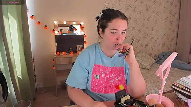 Alice next door online show from 07-07-26, 10:41
