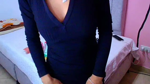 Emily  parker   online show from 10-08-25, 12:47