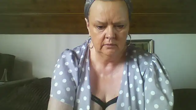 Snapshot of TiffanyMature chatting on 09-13-25, 07:08 TiffanyMature online show from 09-13-25, 07:08