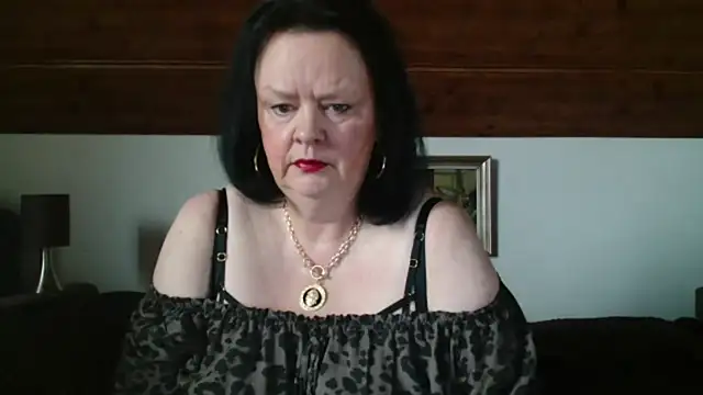 Snapshot of TiffanyMature chatting on 10-08-25, 07:06 TiffanyMature online show from 10-08-25, 07:06