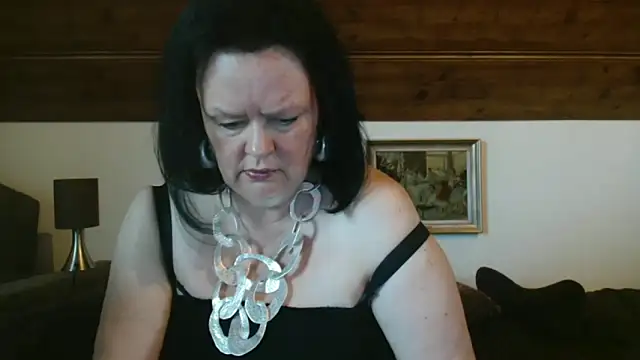 Snapshot of TiffanyMature chatting on 10-12-25, 02:16 TiffanyMature online show from 10-12-25, 02:16