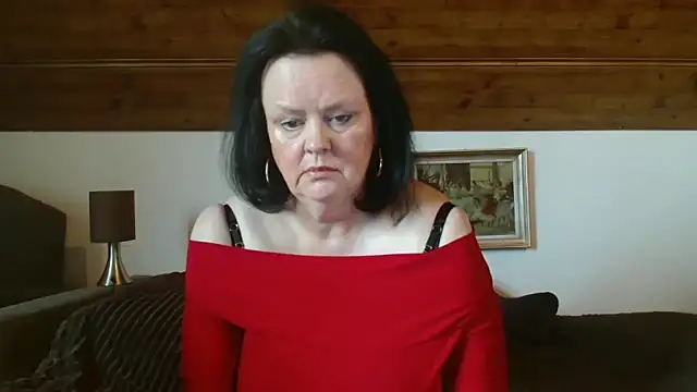 Snapshot of TiffanyMature chatting on 10-15-25, 08:36 TiffanyMature online show from 10-15-25, 08:36