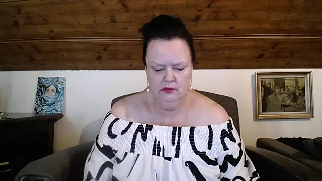 TiffanyMature online show from 06-12-26, 07:07