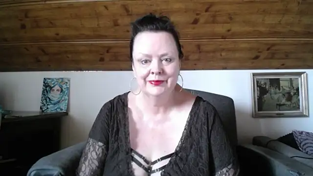 TiffanyMature online show from 06-13-26, 07:17