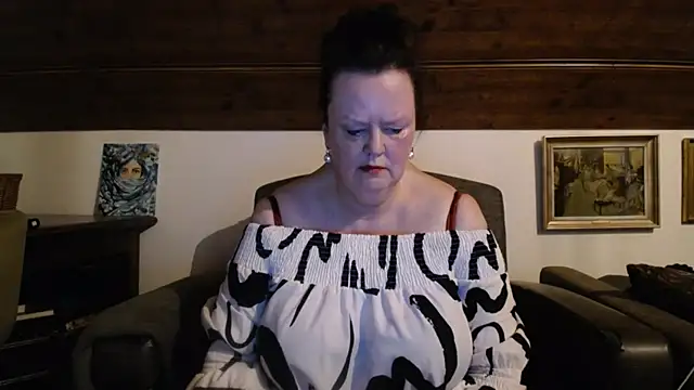 TiffanyMature online show from 06-21-26, 08:22
