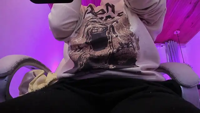 kurito  online show from 11-08-25, 03:18