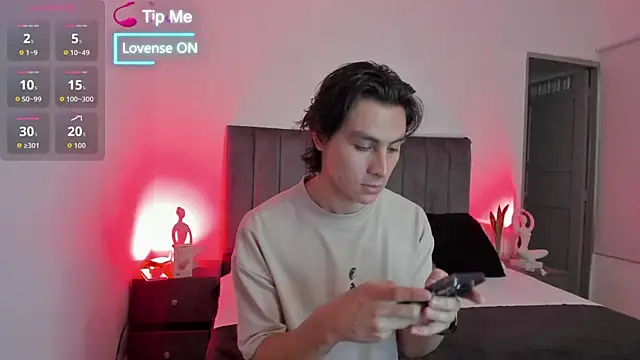 Snapshot of AlexanderHall chatting on 09-14-25, 07:57 AlexanderHall online show from 09-14-25, 07:57