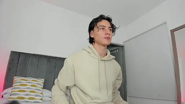 Snapshot of AlexanderHall chatting on 09-30-25, 01:21 AlexanderHall online show from 09-30-25, 01:21