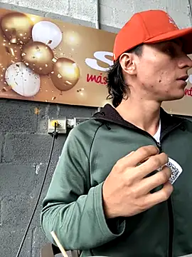 Snapshot of AlexanderHall chatting on 10-08-25, 04:15 AlexanderHall online show from 10-08-25, 04:15