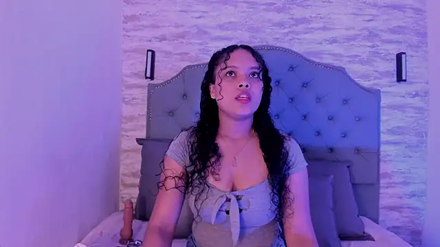 ValeriaJulio  online show from 09-30-25, 11:48